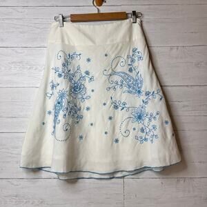 Nine & Company Skirt Womens SZ 8P White Linen Skirt with Blue Floral Embroidery